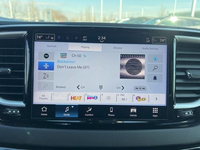 2025 Chrysler Pacifica Select