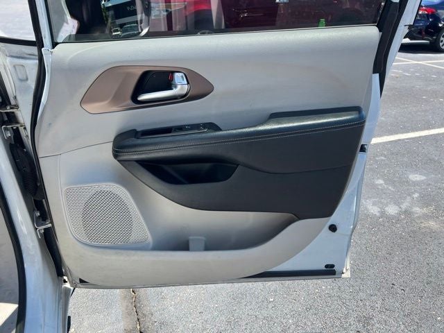 2020 Chrysler Voyager LXI