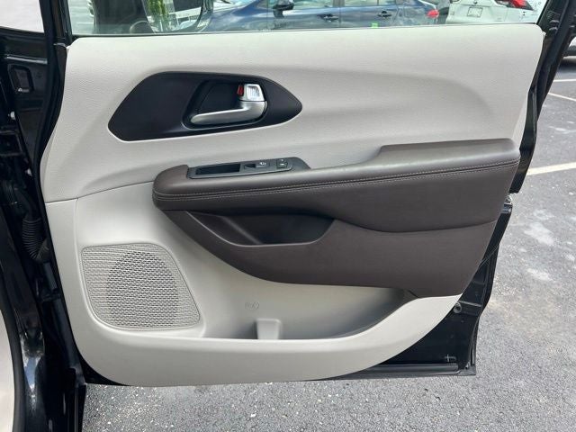 2020 Chrysler Pacifica Touring L Plus