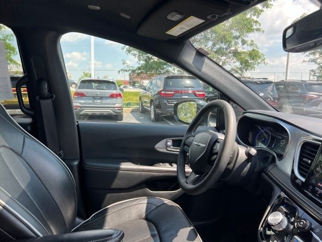 2025 Chrysler Pacifica Limited