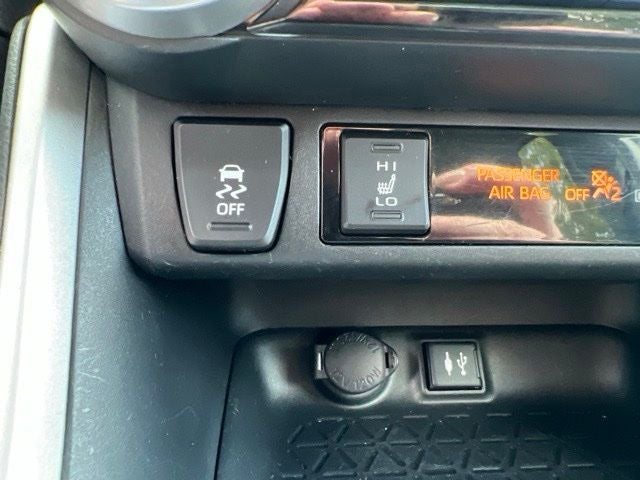 2019 Toyota RAV4 Hybrid XLE