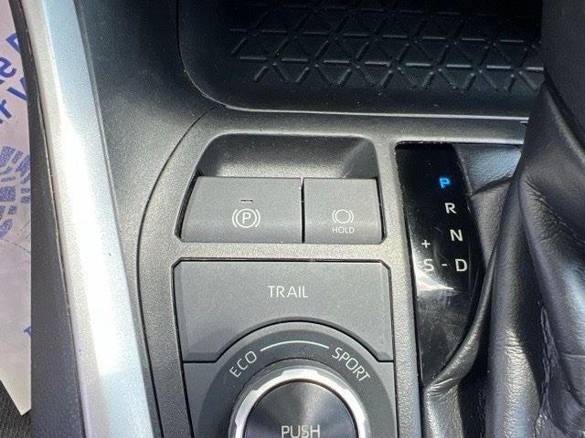 2019 Toyota RAV4 Hybrid XLE