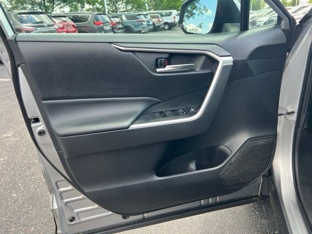 2019 Toyota RAV4 Hybrid XLE
