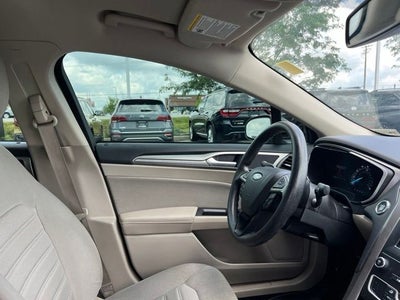 2020 Ford Fusion SE