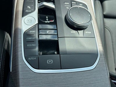 2025 BMW 3 Series 330i