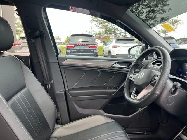 2024 Volkswagen Tiguan 2.0T SE R-Line Black