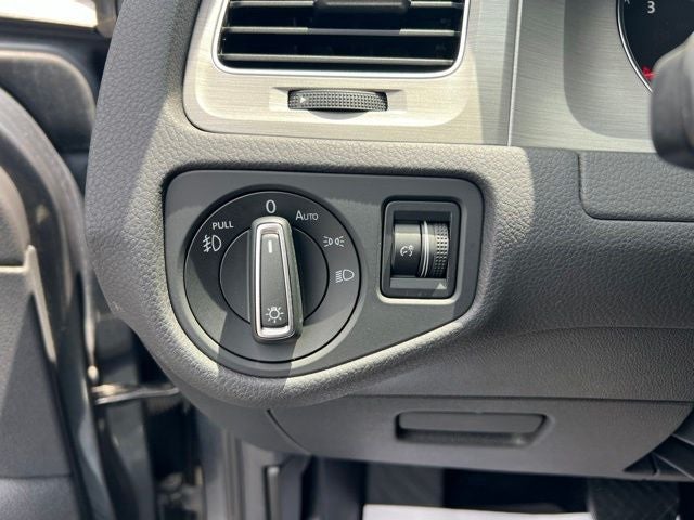 2017 Volkswagen Golf SportWagen SE
