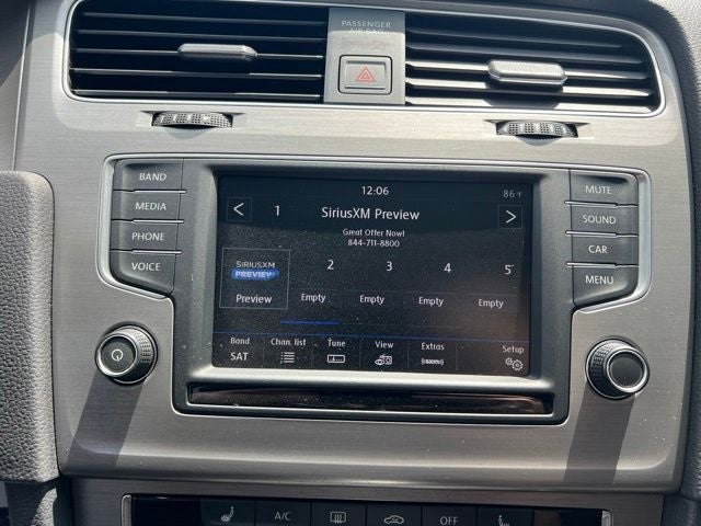 2017 Volkswagen Golf SportWagen SE