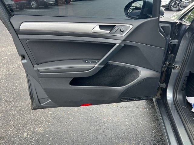 2017 Volkswagen Golf SportWagen SE