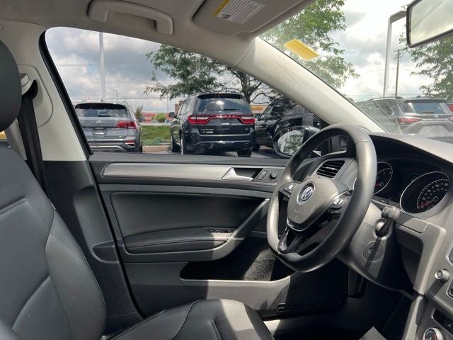 2017 Volkswagen Golf SportWagen SE