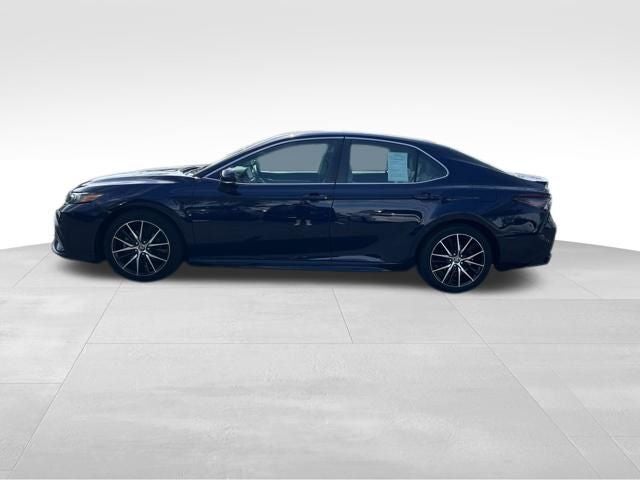 2022 Toyota Camry Hybrid SE