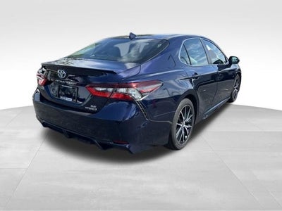 2022 Toyota Camry Hybrid SE