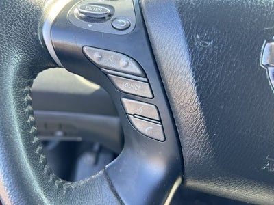 2017 Nissan Pathfinder SV