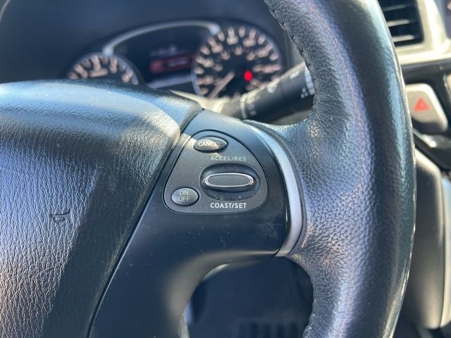 2017 Nissan Pathfinder SV