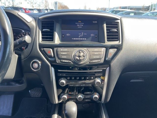 2017 Nissan Pathfinder SV