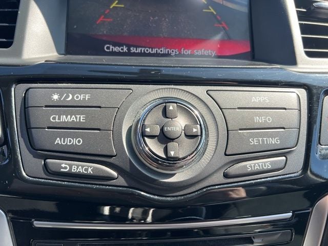 2017 Nissan Pathfinder SV