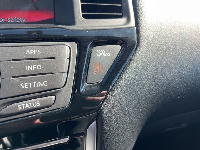 2017 Nissan Pathfinder SV