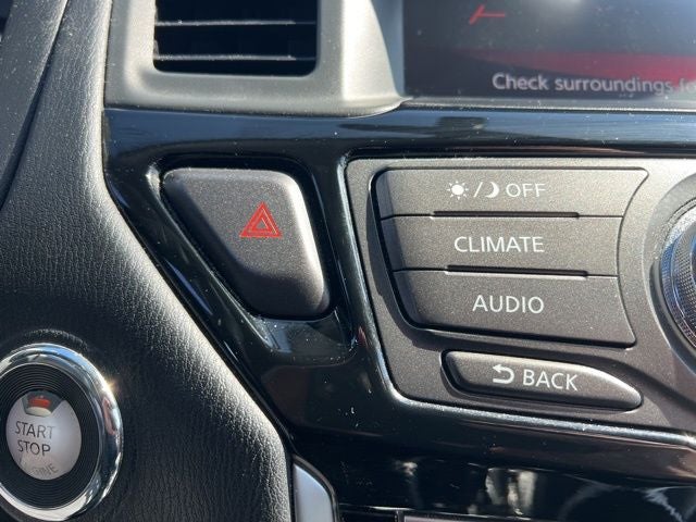 2017 Nissan Pathfinder SV