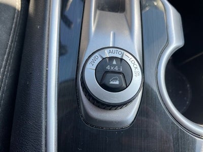 2017 Nissan Pathfinder SV