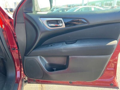 2017 Nissan Pathfinder SV