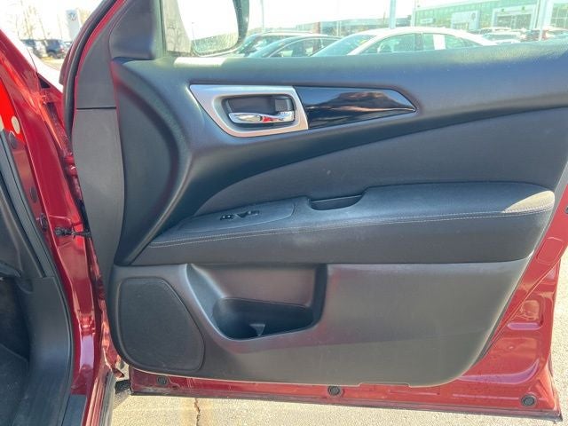 2017 Nissan Pathfinder SV