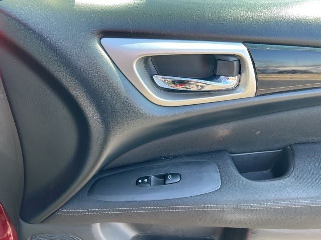 2017 Nissan Pathfinder SV