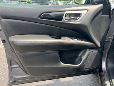 2019 Nissan Pathfinder SV