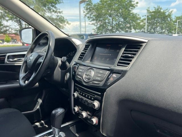 2019 Nissan Pathfinder SV