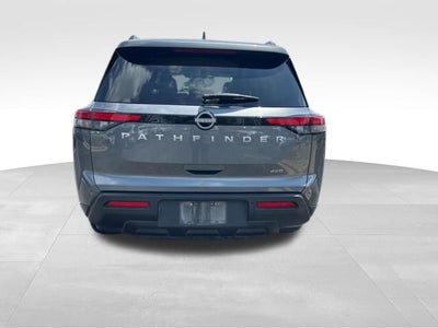 2025 Nissan Pathfinder SV