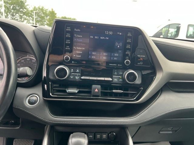 2021 Toyota Highlander LE