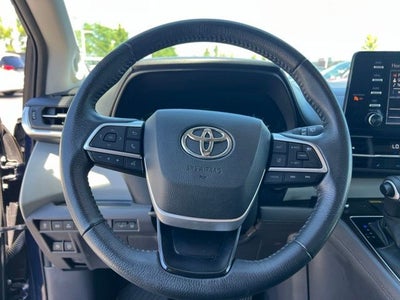 2022 Toyota Sienna XLE 7 Passenger