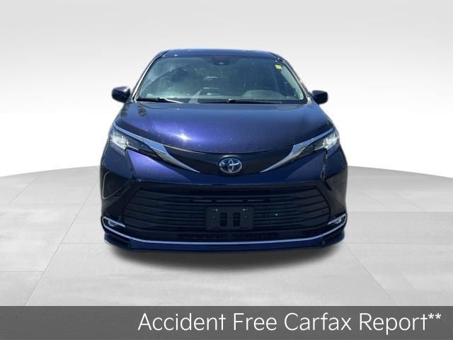 2022 Toyota Sienna XLE 7 Passenger