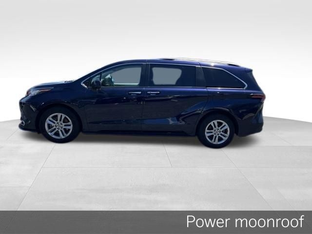 2022 Toyota Sienna XLE 7 Passenger