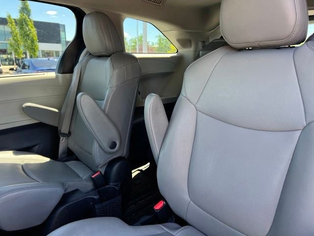 2022 Toyota Sienna XLE 7 Passenger
