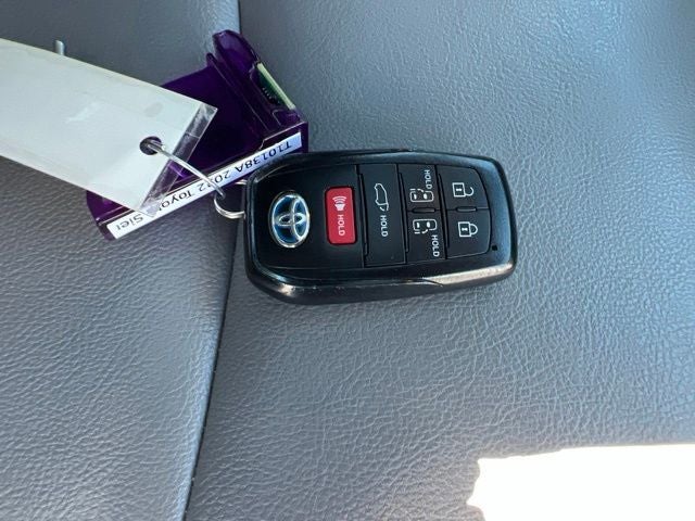 2022 Toyota Sienna XLE 7 Passenger