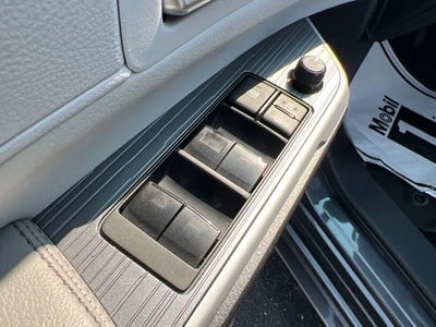 2025 Toyota Sienna XLE 8 Passenger