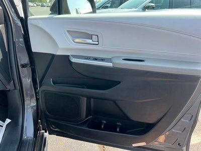 2025 Toyota Sienna XLE 8 Passenger