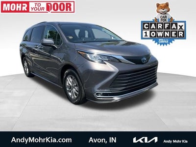 2022 Toyota Sienna XLE 8 Passenger