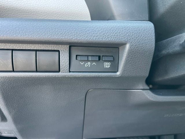 2022 Toyota Sienna XLE 8 Passenger