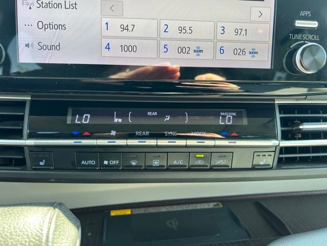 2022 Toyota Sienna XLE 8 Passenger