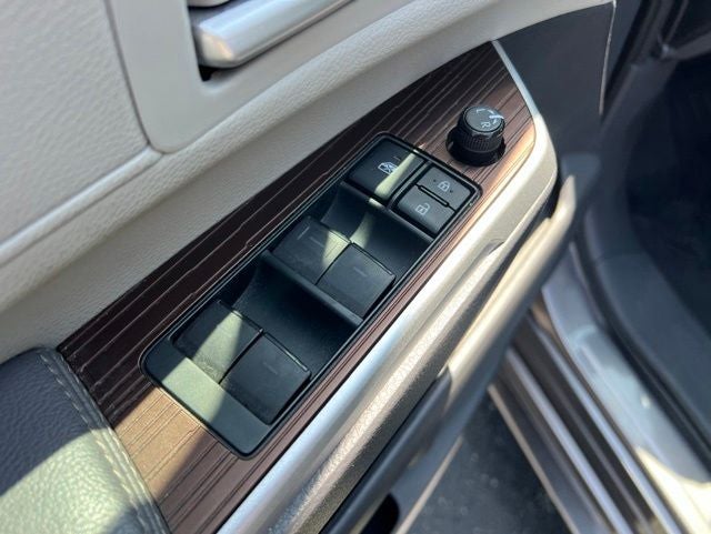 2022 Toyota Sienna XLE 8 Passenger
