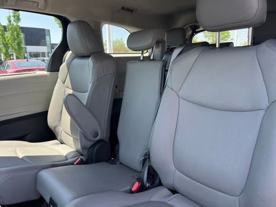 2022 Toyota Sienna XLE 8 Passenger