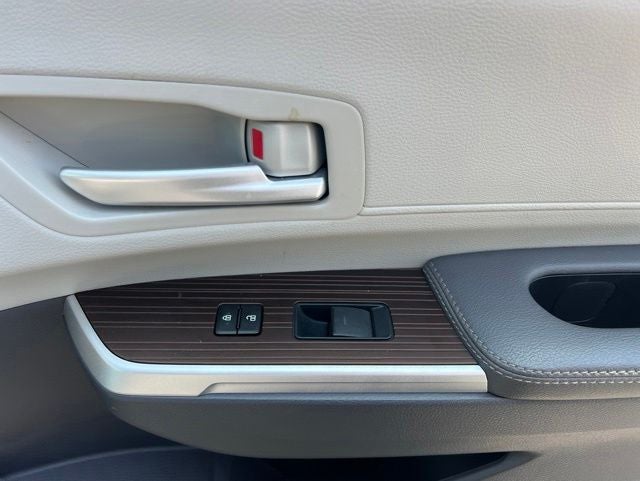 2022 Toyota Sienna XLE 8 Passenger