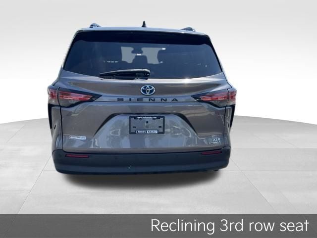 2022 Toyota Sienna XLE 8 Passenger