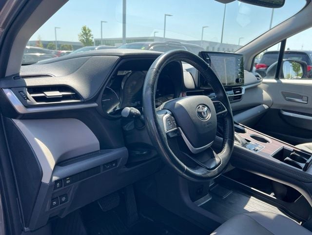 2022 Toyota Sienna XLE 8 Passenger