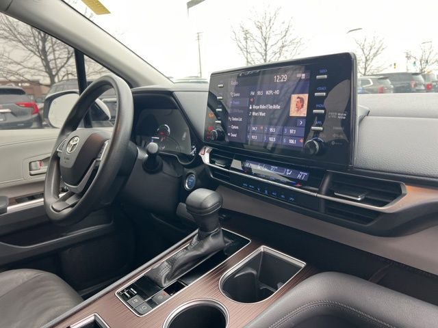 2021 Toyota Sienna LE 8 Passenger