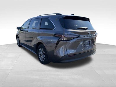 2023 Toyota Sienna XLE 7 Passenger