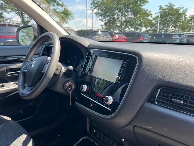 2020 Mitsubishi Outlander ES