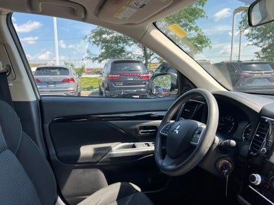 2020 Mitsubishi Outlander ES