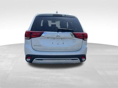 2020 Mitsubishi Outlander ES